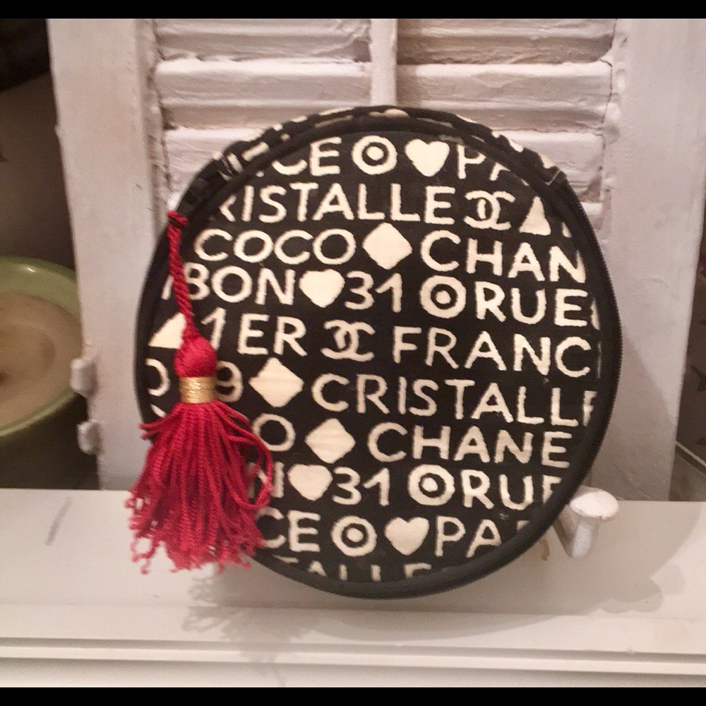Chanel vintage makeup bag from 90’s